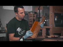 Cargar y reproducir el video en el visor de la galería, CUTTING BOARD OIL / Aceite para tablas de picar (236ml - 946ml - 3.7L)
